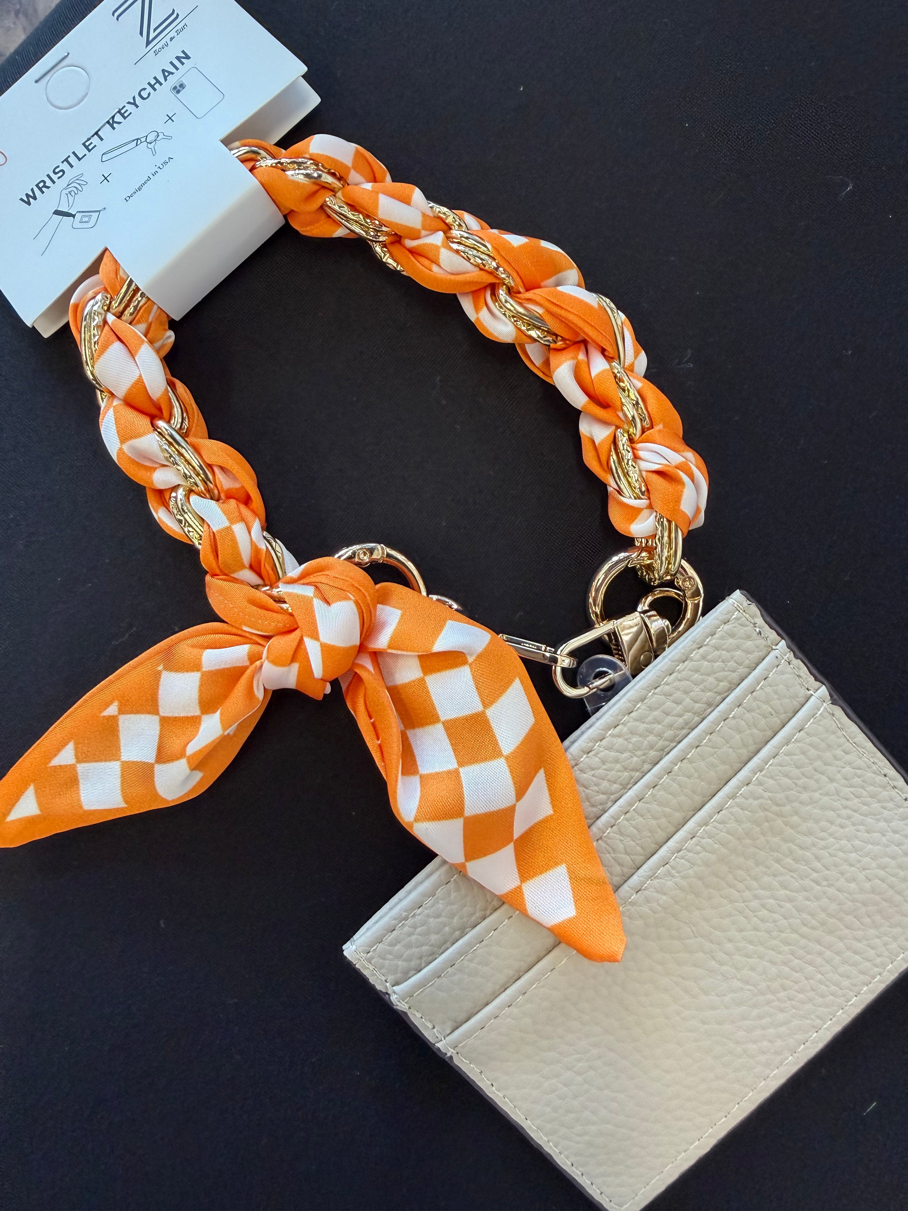 Wristlet keychain for keys or wallet