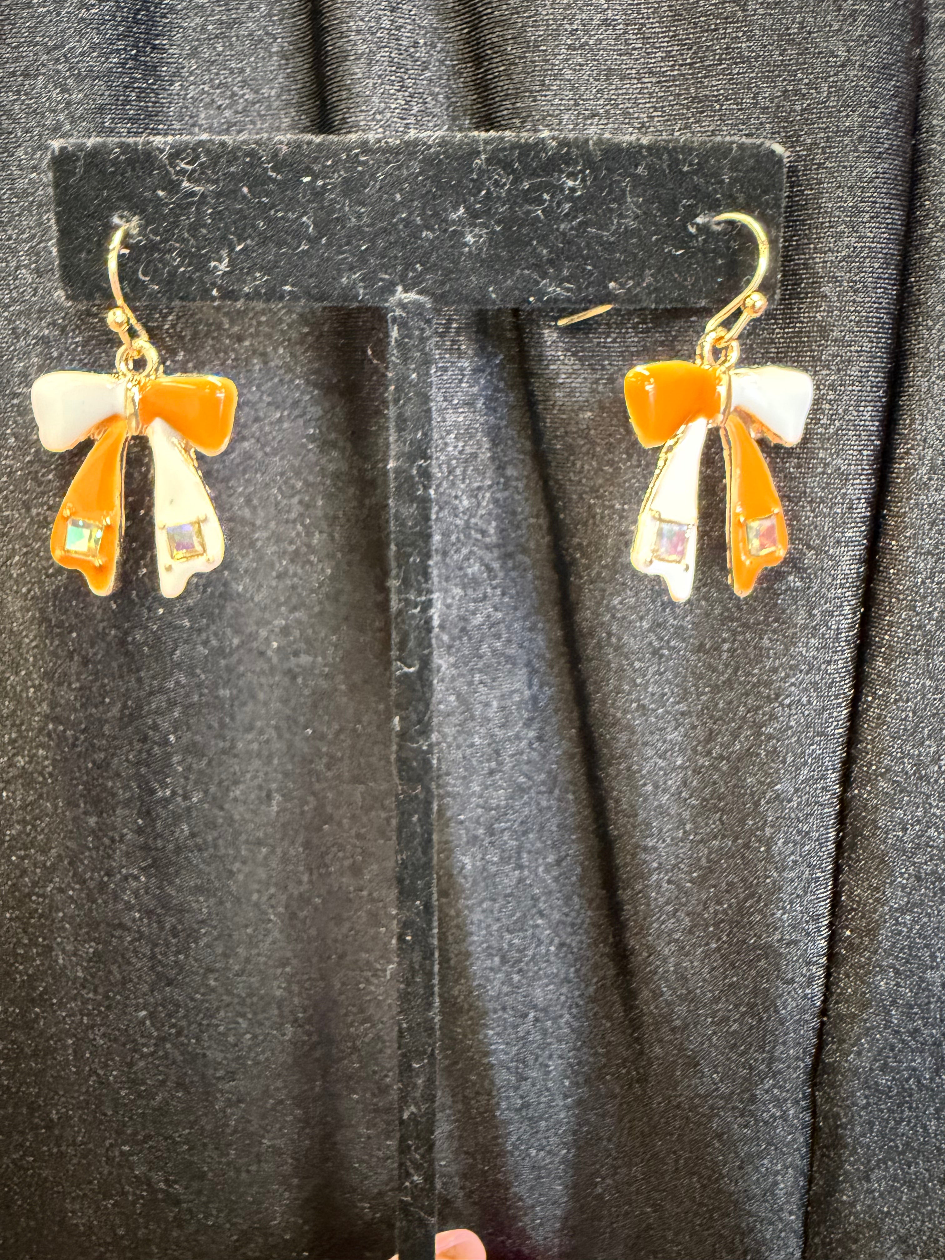 Bow earrings